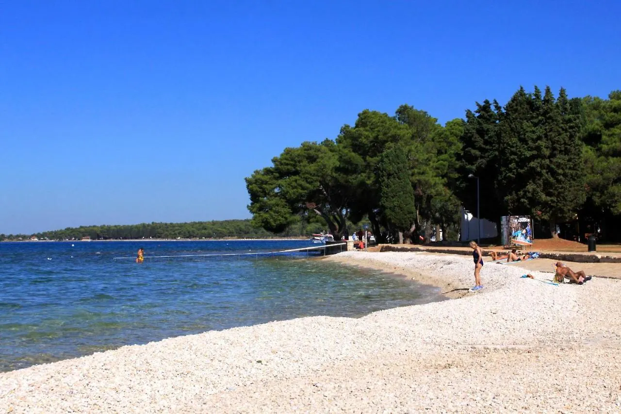 Holiday House With A Swimming Pool Fazana - 11396 Сasa de vacaciones
