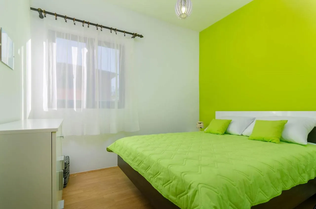 Сasa de vacaciones Holiday House With A Swimming Pool Fazana - 11396