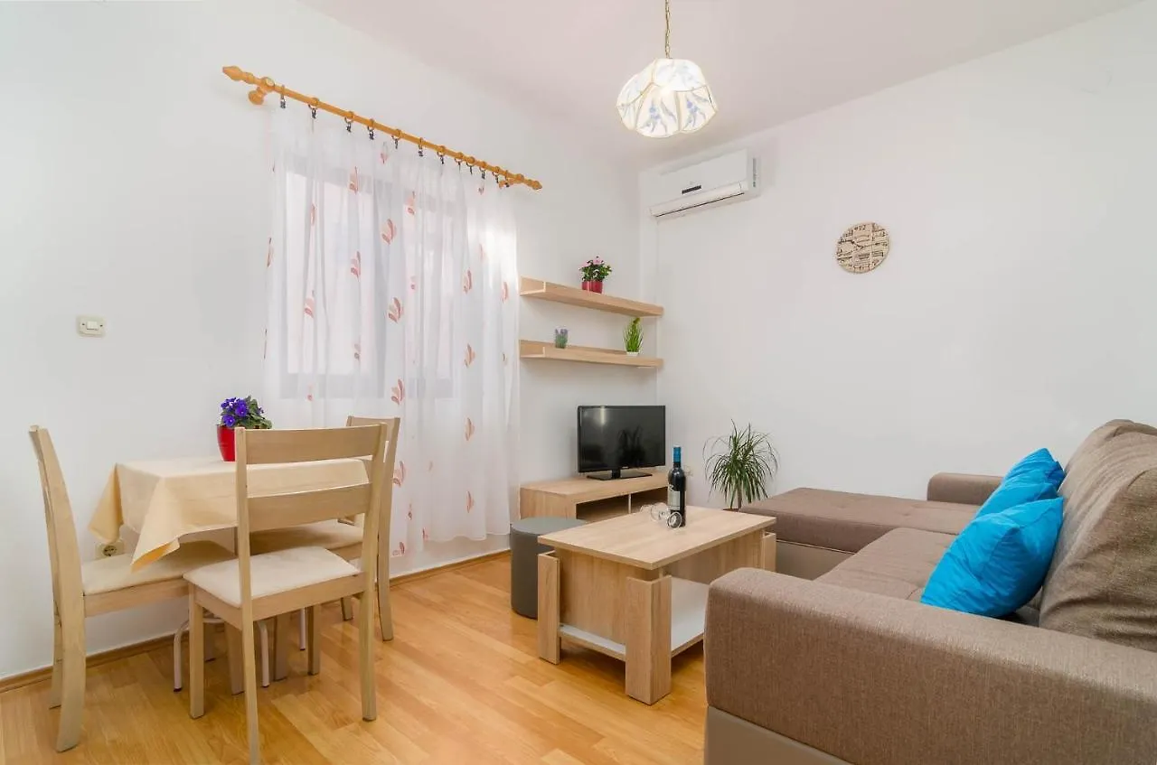 Holiday House With A Swimming Pool Fazana - 11396 Сasa de vacaciones